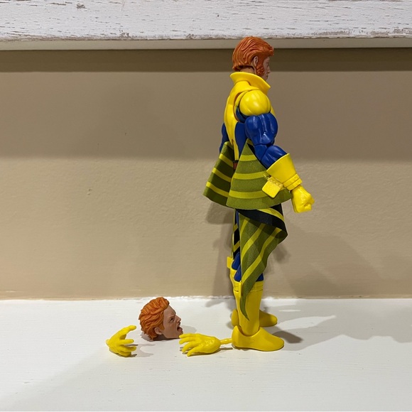 Marvel Legends X-Men Banshee Action Figure Toy - Picture 2 of 4